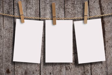 Ahşap küçük not kağıdına üç sayfa