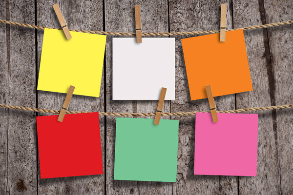 Цветная бумага с зажимом
