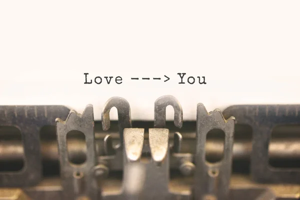 Máquina de escribir con texto Love You — Foto de Stock