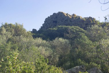 Nuraghe Meurras manzarası