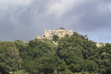 Nuraghe Mont'Arbu manzarası