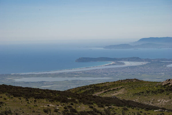 Вид на залив Кальяри с Монте-Трацалис
