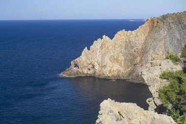 Cala Domestica sahili manzarası