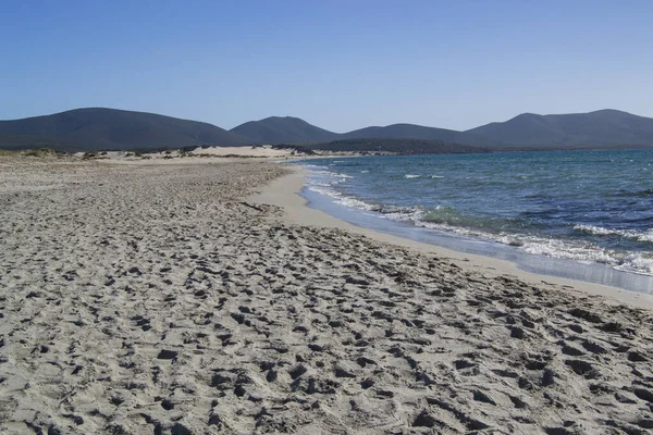 Porto Pino plajı manzarası