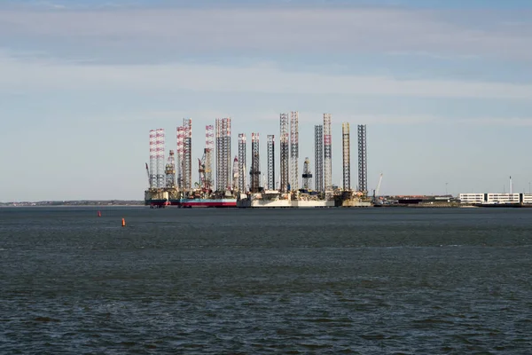 Plataformas de petróleo em Esbjerg — Fotografia de Stock
