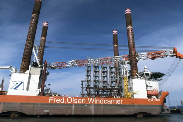 Fred. Olsen Windcarrier v přístav Esbjerg — Stock fotografie