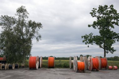 Fiber optik kablo