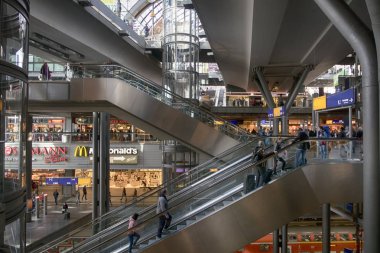 Berlin Merkez İstasyonu