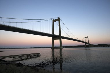 Mavi saat Köprüsü