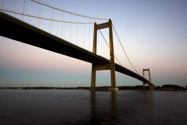 Mavi saat Köprüsü