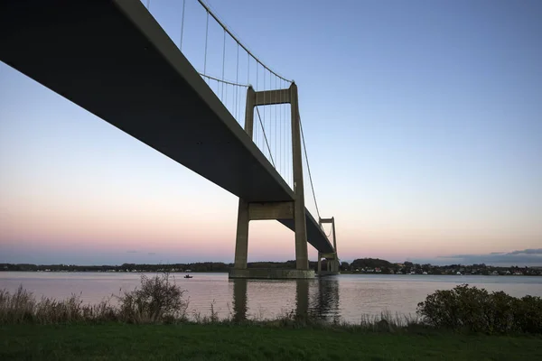 Blauwe uur brug Stockfoto