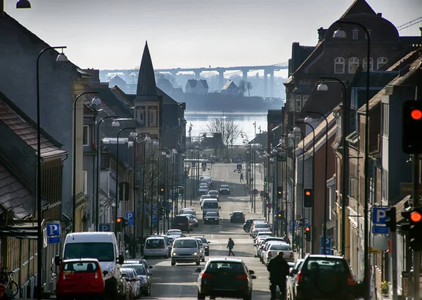 Vysoká až pohled přes město Fredericia krásné chladné zimní den — Stock fotografie