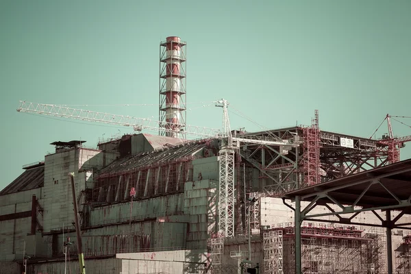 Vista del cuarto bloque de la central nuclear de Chernóbil — Foto de Stock