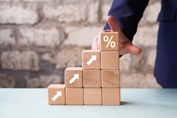 Geschäftskonzept Wachstum Erfolgsprozess Mann Hand Arrangieren Holzblock Stapeln Mit Symbol — Stockfoto