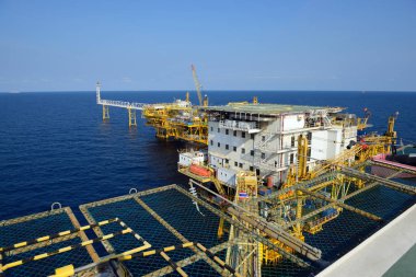 Offshore petrol sondaj platformu platformu Tayland Körfezi.