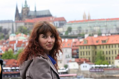 Prag'da bir gezi güzel kadın