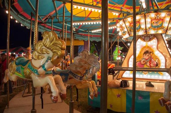 boş, aydınlık neşeli başla bir gece zaman karnaval yuvarlak