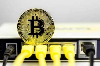 Bitcoin para bu simgeleyen bir router arkasında bir web paradır.