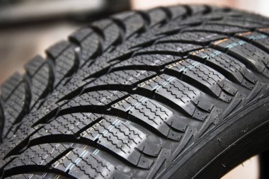 Lastik tekerlekli araba için