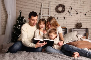 Noel'de evde aile