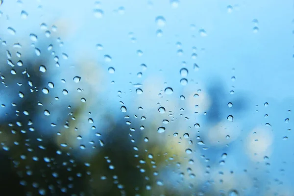 Gouttes de pluie sur le verre de la fenêtre — Photo