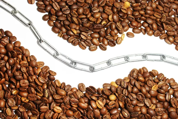 Ziarna kawy z łańcuchem — Zdjęcie stockowe