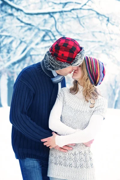 Beautiful couple in park — Stock Photo, Image