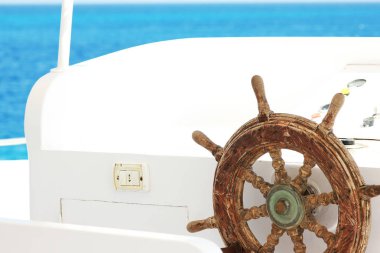 Yatların direksiyon yelken 