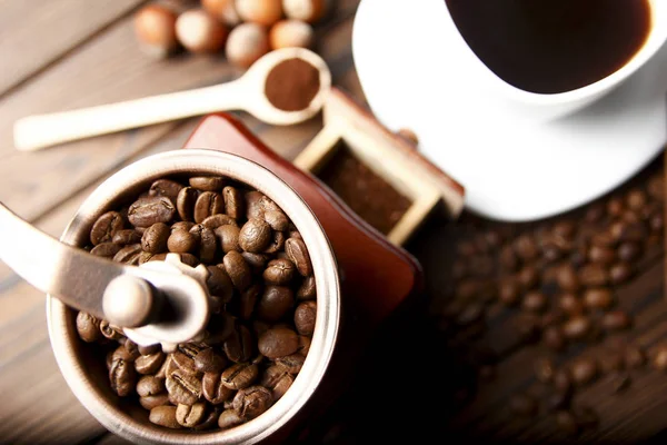 Coffee grinder and coffee — Stock Photo, Image