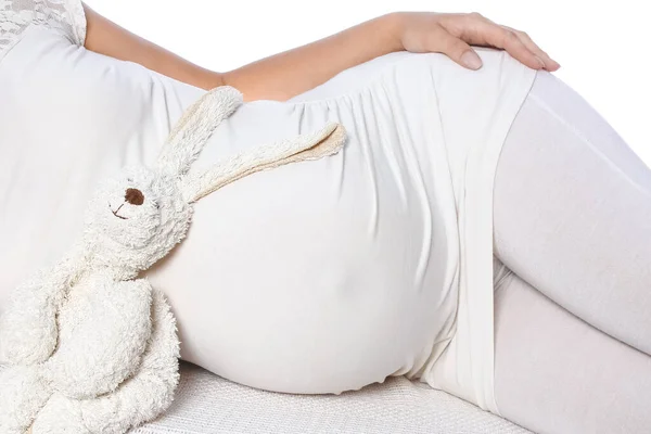 Boldog terhes lány fekszik fehér háttér — Stock Fotó