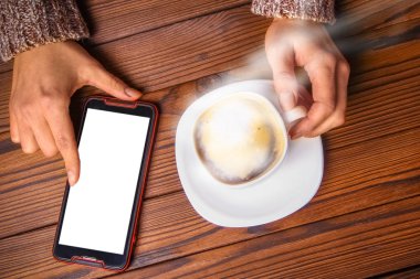 Bir kadın eli ve kahve. 