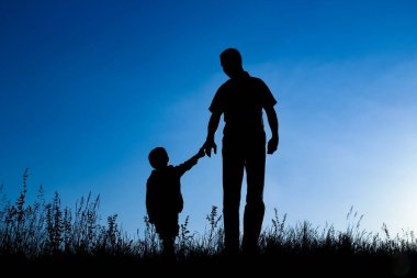 parkta açık siluet çocuk lu mutlu ebeveyn