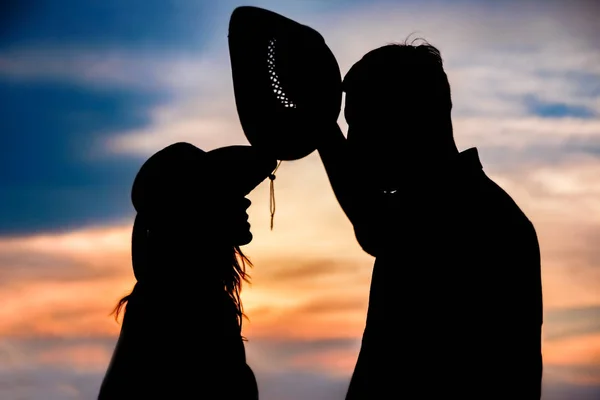 Happy Couple Together Sunset Silhouette Natur — Stock Photo, Image