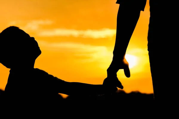 Papa Heureux Avec Enfant Dans Parc Silhouette Extérieure — Photo