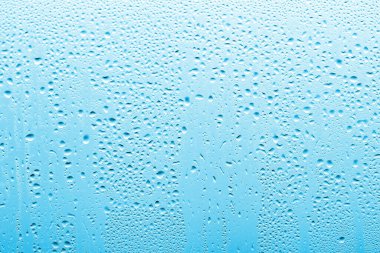 arkaplanı damlayan güzel pencere camları