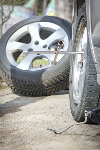 Reifenräder Für Auto Hintergrund — Stockfoto