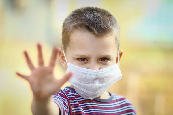 Coronavirus Забруднення Повітря Pm2 Концепції Європейський Хлопчик Одягнений Маску Захисту — стокове фото