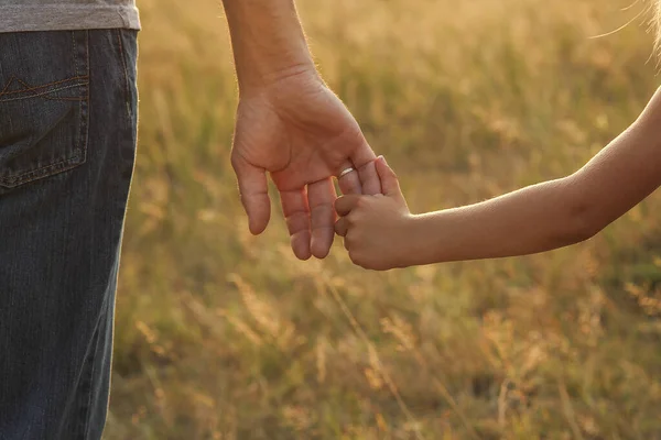 Parent Holds Hand Small Child — Stock Photo, Image