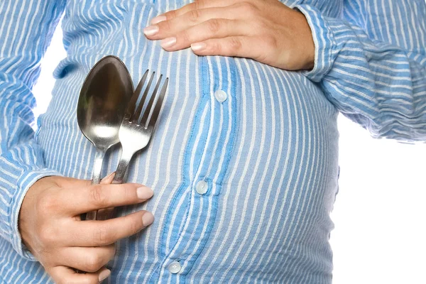 快乐的怀孕女孩 手拿叉子和勺子在白色背景上节食 — 图库照片