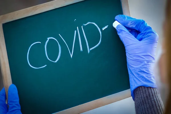 Coronavirus Utbrott Koronaviruset Epidemiskt Virusrespiratoriskt Syndrom Flicktallrik Händerna Kina — Stockfoto