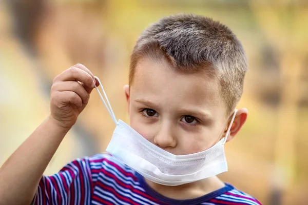 Maskierte Kind Von Coronavirus Und Luft Schutz Vor Feinstaubbelastung Der — Stockfoto