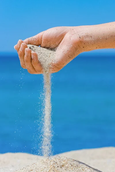 Hands Pour Sand Sea Nature Journey Vacations Sea Sand Time — Stock Photo, Image