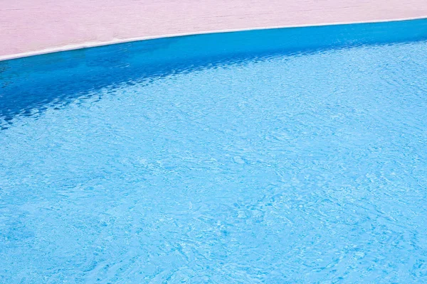 Hermosa Piscina Parque Cerca Orilla Del Fondo Del Parque — Foto de Stock