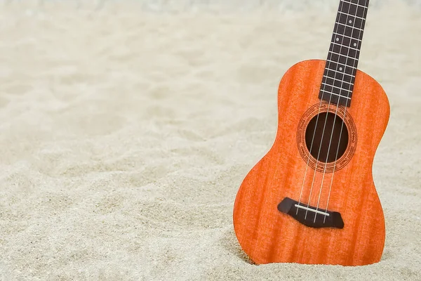 Schöne Gitarre Sand Griechischen Meer — Stockfoto