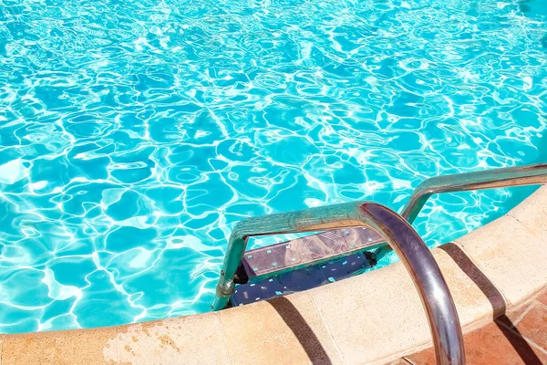 Pasos Piscina Junto Fondo Naturaleza Marina Para Bañar Agua Turquesa —  Fotos de Stock