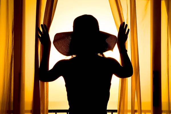 Silhouette Girl Loggia Balcony Background Happy Woman Hat Vacation Traveling — Stock Photo, Image