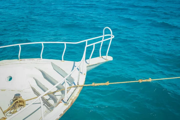 Schip Jacht Reis Vakantie Door Zee Achtergrond Neus Van Boot — Stockfoto