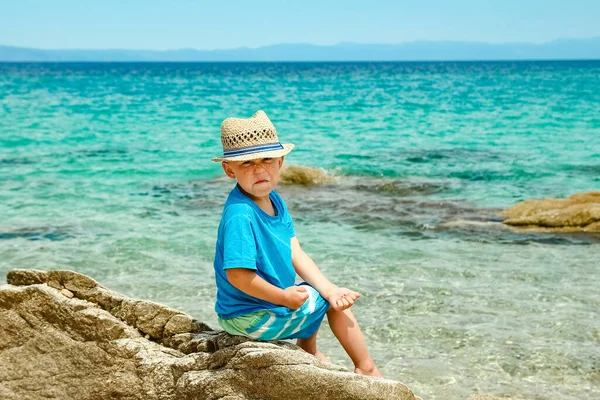 Niño Feliz Jugando Mar Parque — Foto de Stock
