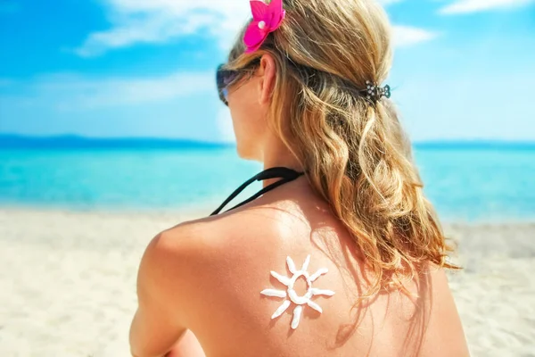 Happy Girl Sea Picture Sun Her Back — Stock Photo, Image