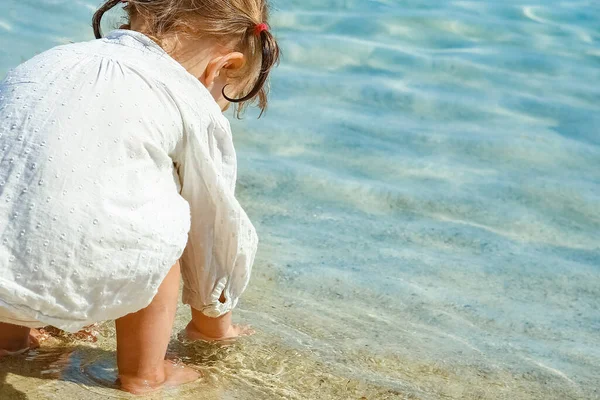Gelukkig Kind Spelen Aan Zee — Stockfoto
